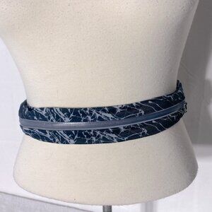 5/$25 Unisex Grey Zip Belt Bag